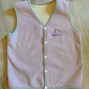 Unisex children’s vest($8 for each)